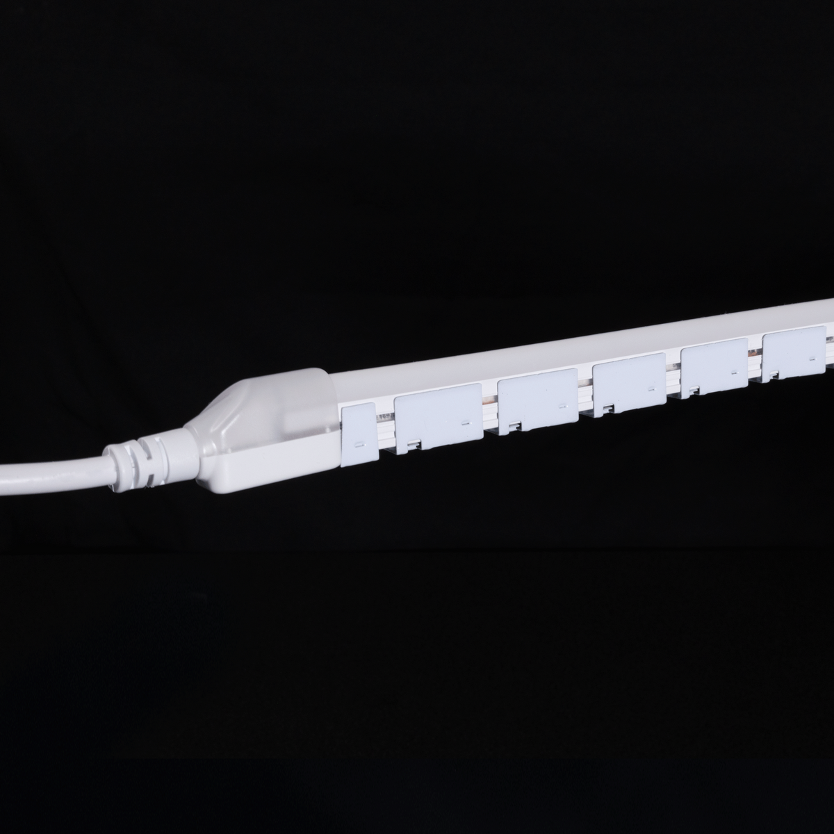 Diode NEON BLAZE Wet Location / IP65 / 5 Year Warranty / 80+ CRI Diffused LED Lighting (1.2W/ft) 65.6ft Spool