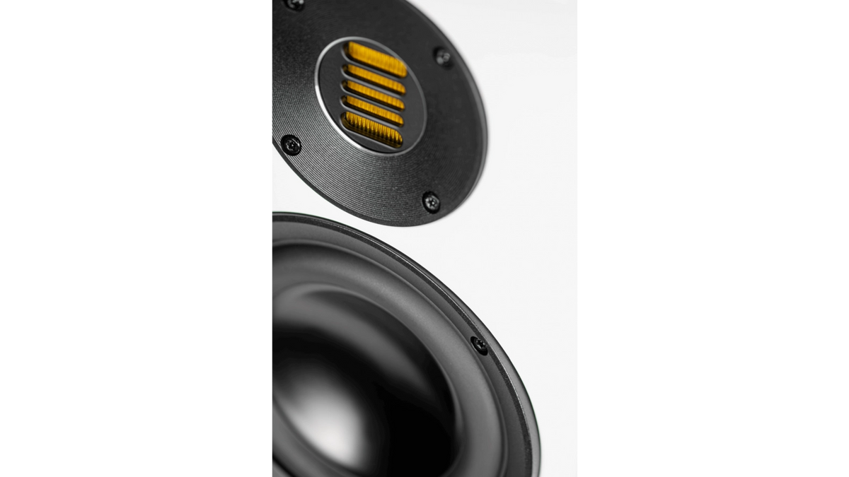 Elac 6" Solano 2.0, 2.5-Way Floorstanding Speaker with Jet 6 Tweeter - Gloss White, Each