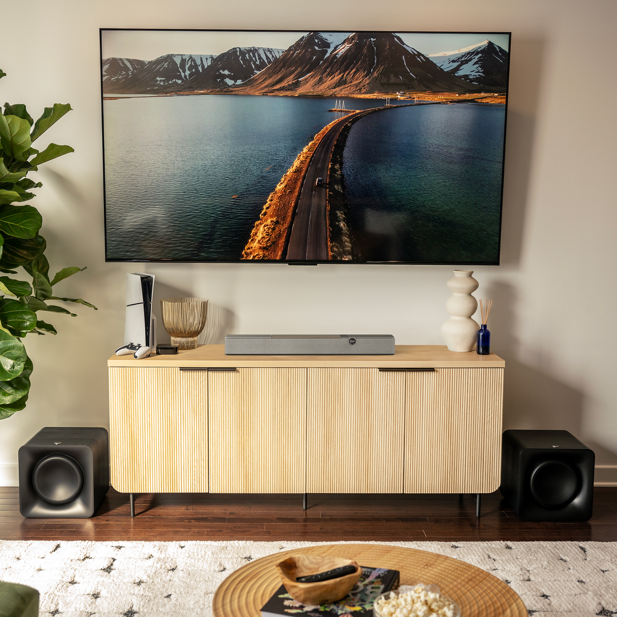Klipsch Flexus Core 100 Soundbar NA Walnut Klipsch Flexus CORE 100 WN SUB 100 in modern condo