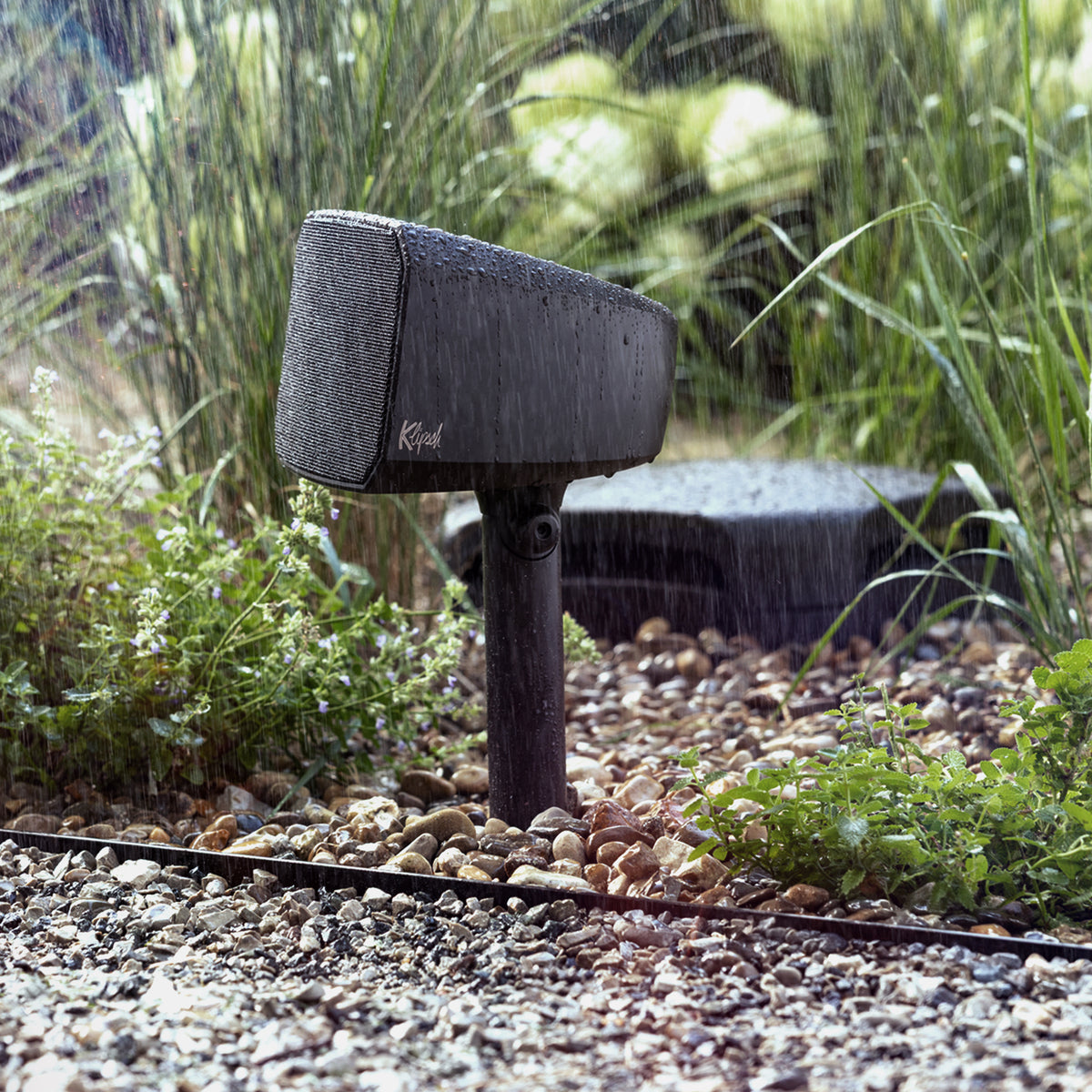 Klipsch Klipsch Courtyard 4.1 Black Klipsch Courtyard Satellite speaker and sub in sunshine Animation B 2000x2000