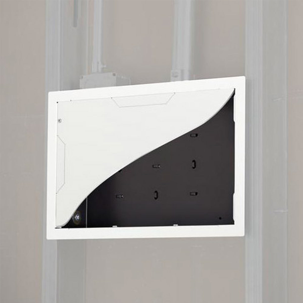 Chief PAC525 WALL ENC,16X9,MTI-D,PRE INST,CVR
