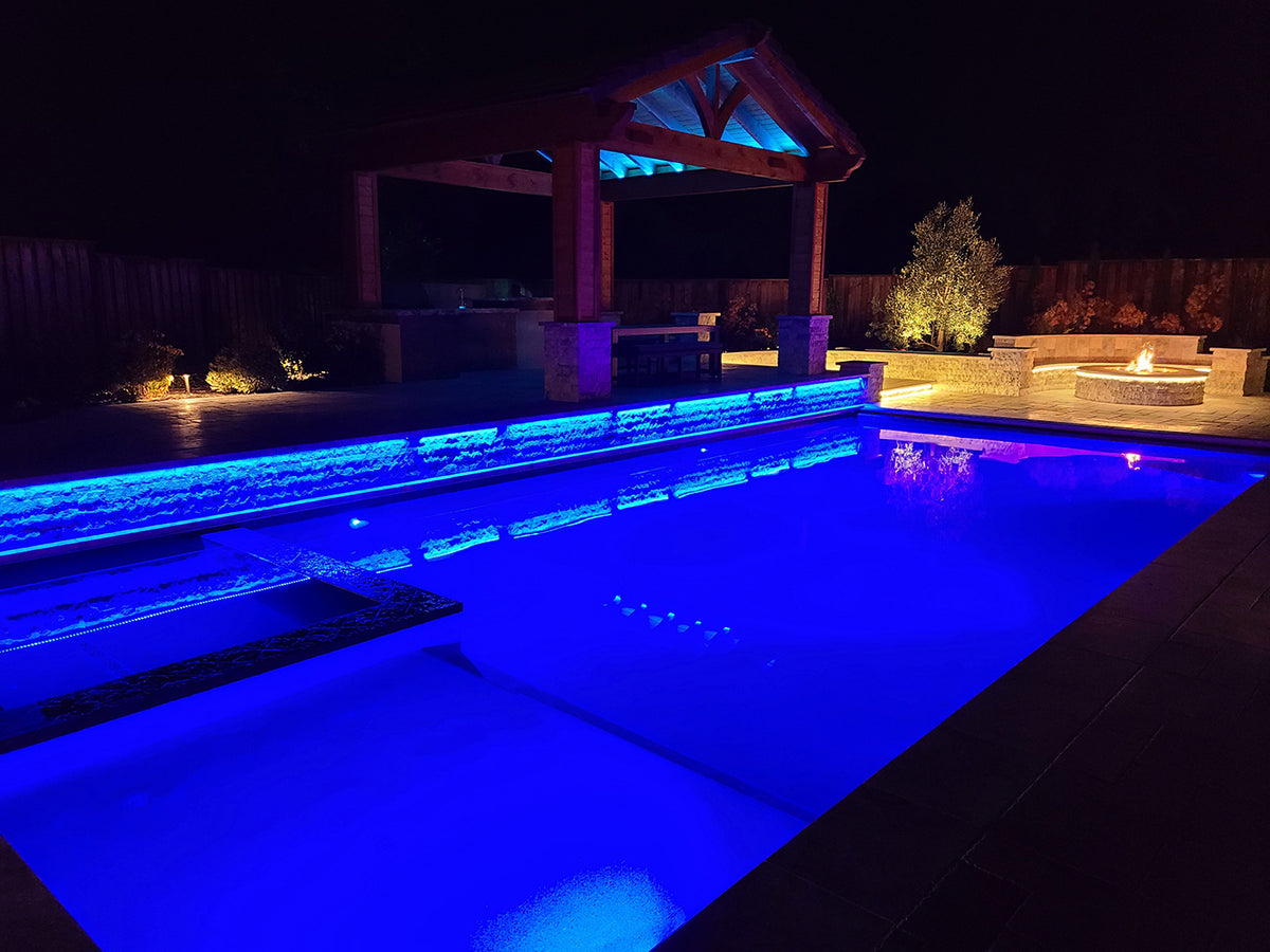 Diode DAZZLE 24 RGBW 4D LED Wet Location Strip Light - 24V, 16.4 ft.
